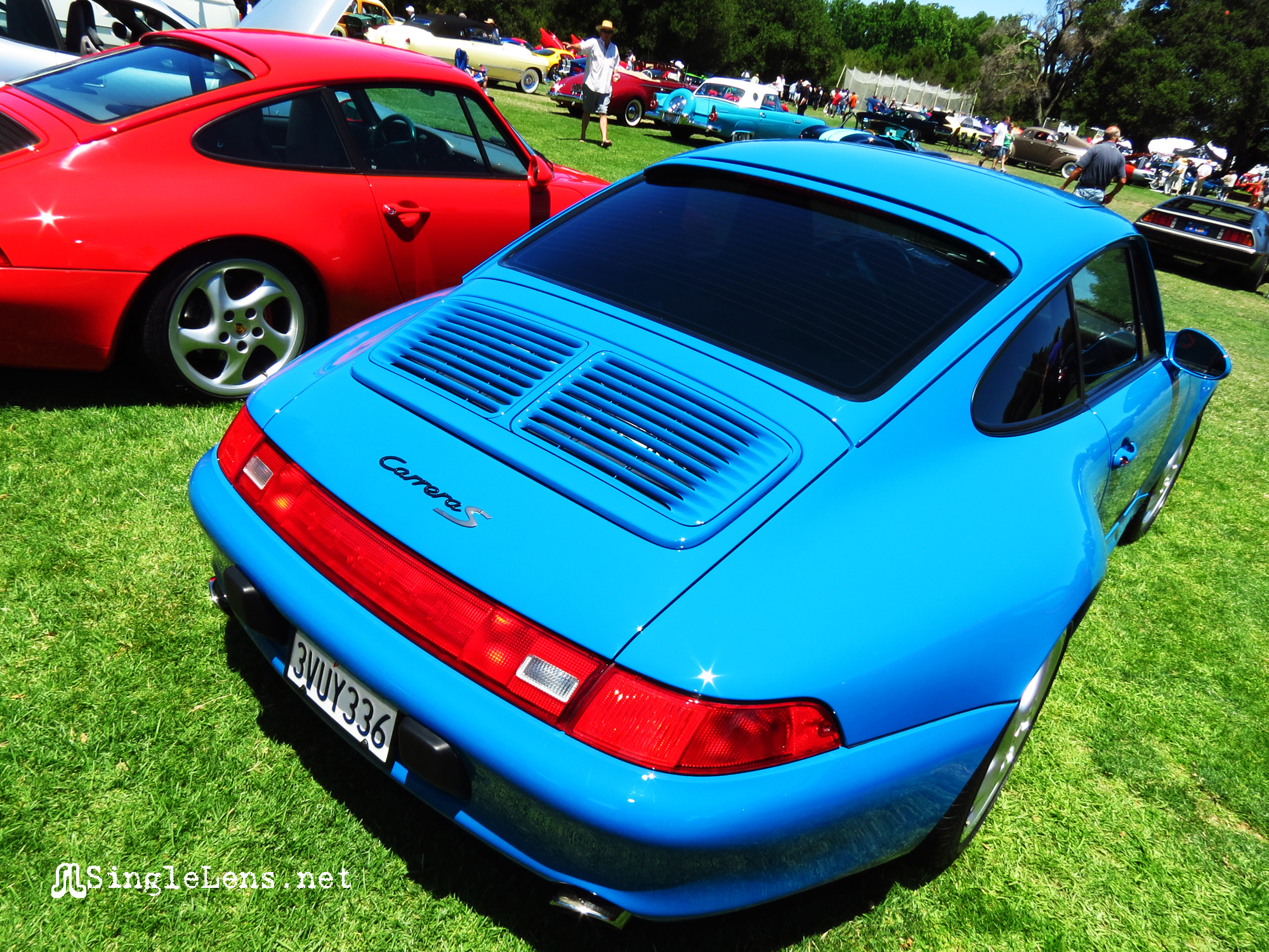 089_turquoise-blue-Porsche-Carrera-S.JPG
