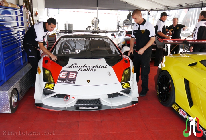 011-Lamborghini-racing-team.JPG