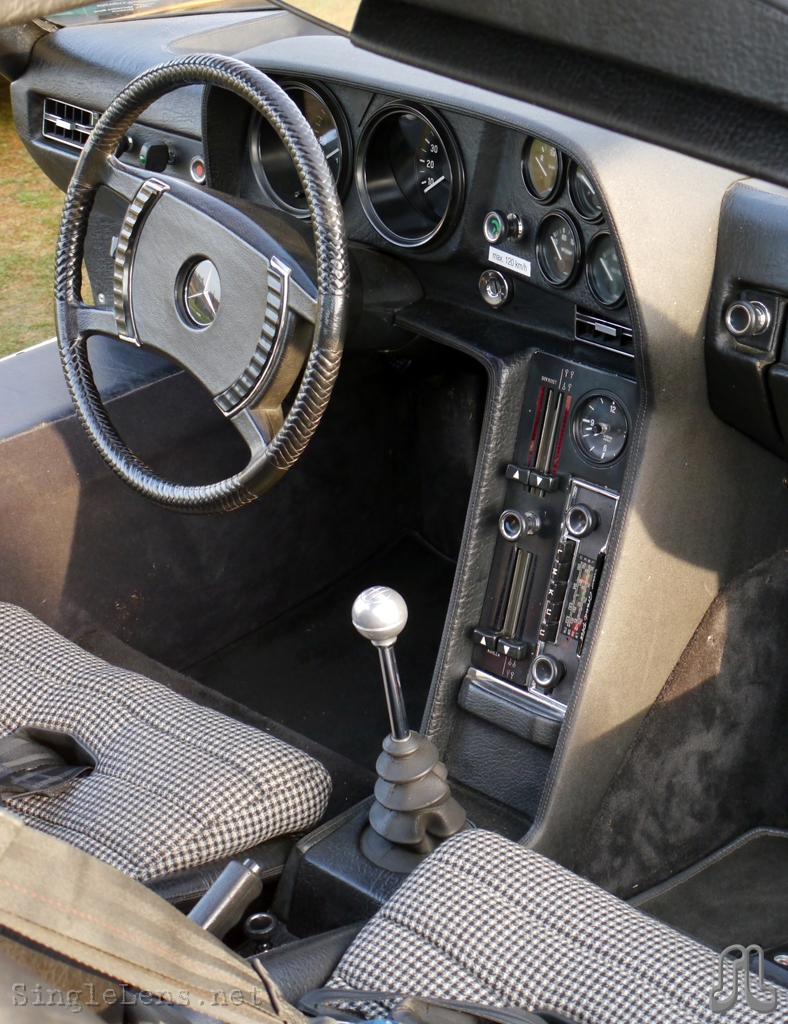 084-1970-Mercedes-Benz-C-111-interior.JPG