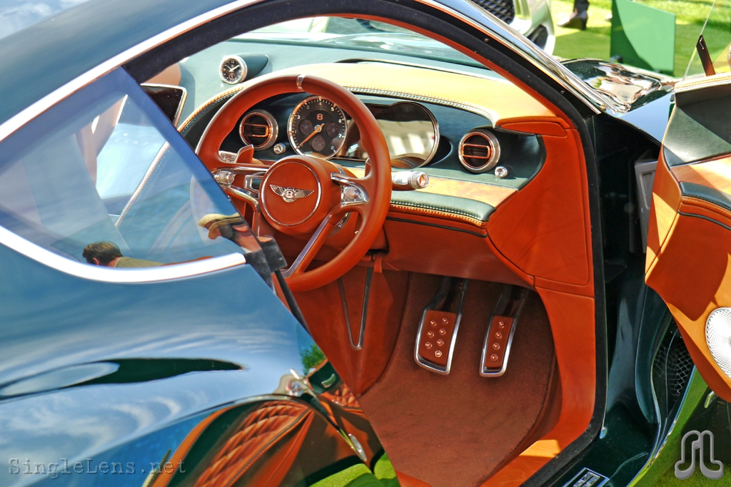 105-Bentley-EXP10-Speed-6-interior.JPG