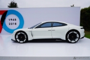 020-Porsche-Mission-E-Taycan
